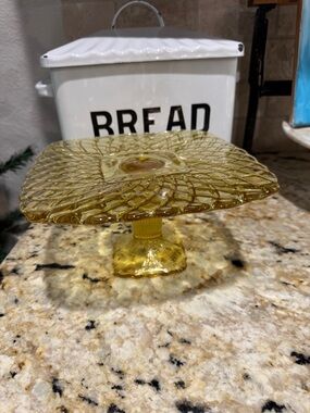LE Smith Yellow Depression Glass 9.25" Pedestal Cake Stand Trellis pattern